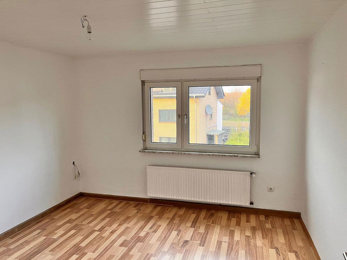 Prodej domu 120 m², pozemek 1.136 m², Stoßdorfer Straße 36, Hennef (Sieg), Severní Porýní-Vestfálsko Prodej domu 120 m², pozemek 1.136 m², Stoßdorfer Straße 36, Hennef (Sieg), Severní Porýní-Vestfálsko