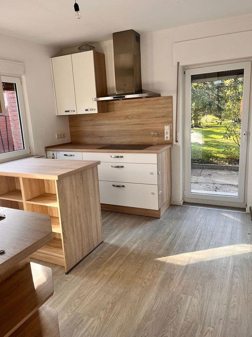 Prodej domu 120 m², pozemek 1.136 m², Stoßdorfer Straße 36, Hennef (Sieg), Severní Porýní-Vestfálsko Prodej domu 120 m², pozemek 1.136 m², Stoßdorfer Straße 36, Hennef (Sieg), Severní Porýní-Vestfálsko