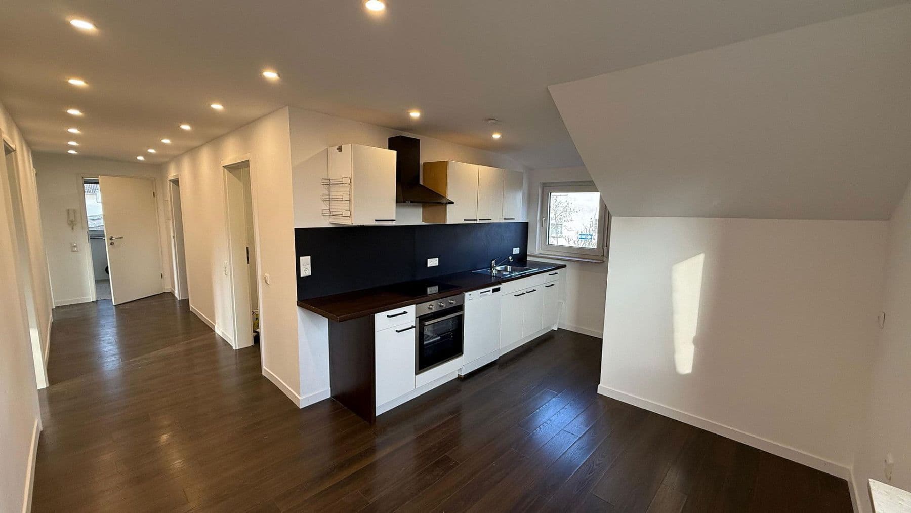 Pronájem bytu 3+1 73 m², Wiesenstraße 12, Eltville am Rhein, Hessen Pronájem bytu 3+1 73 m², Wiesenstraße 12, Eltville am Rhein, Hessen