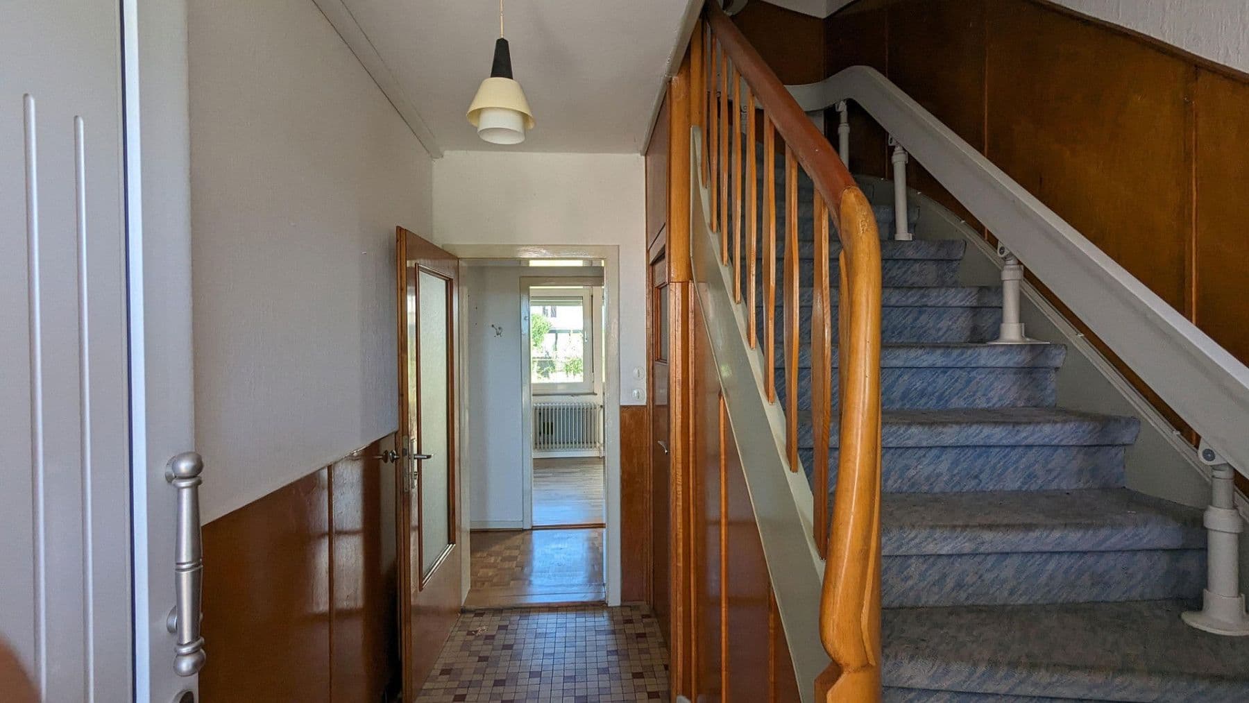 Prodej domu 178 m², pozemek 642 m², Bahnhofsstraße 22, Ronnenberg, Dolní Sasko Prodej domu 178 m², pozemek 642 m², Bahnhofsstraße 22, Ronnenberg, Dolní Sasko