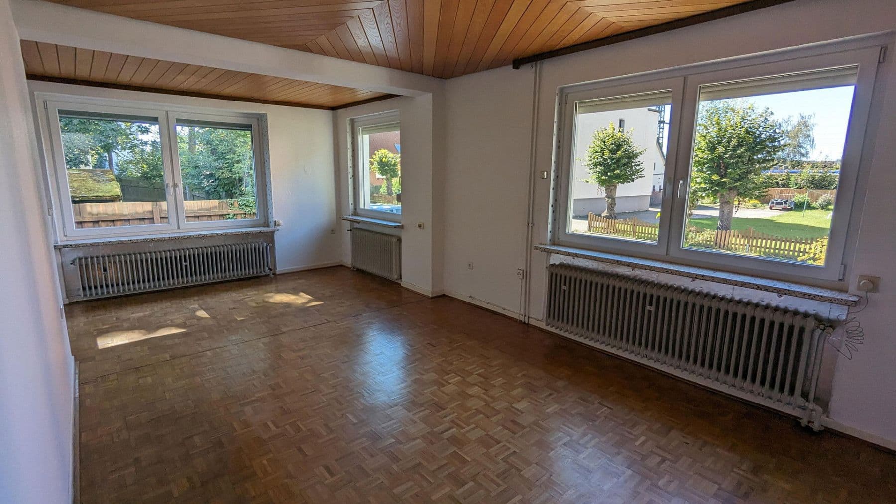 Prodej domu 178 m², pozemek 642 m², Bahnhofsstraße 22, Ronnenberg, Dolní Sasko Prodej domu 178 m², pozemek 642 m², Bahnhofsstraße 22, Ronnenberg, Dolní Sasko