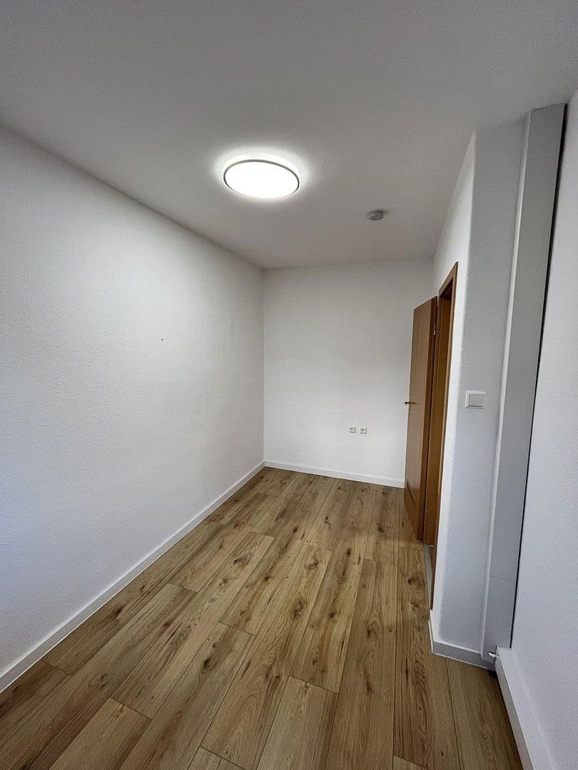 Pronájem bytu 2+1 34 m², Henckellweg 2, Hannover, Dolní Sasko Pronájem bytu 2+1 34 m², Henckellweg 2, Hannover, Dolní Sasko