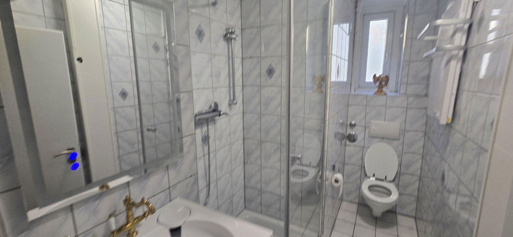 Pronájem bytu 1+1 28 m², Duisburgerstraße 22, Stuttgart, Bádensko-Württembersko Pronájem bytu 1+1 28 m², Duisburgerstraße 22, Stuttgart, Bádensko-Württembersko