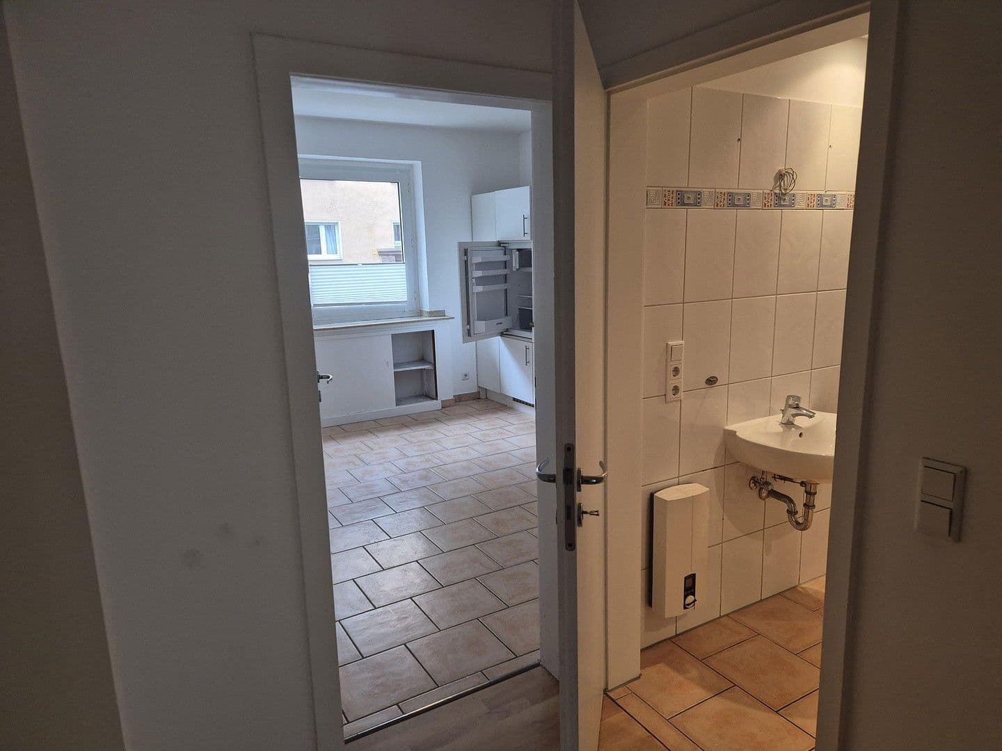 Pronájem bytu 3+1 84 m², Düsseldorf, Severní Porýní-Vestfálsko Pronájem bytu 3+1 84 m², Düsseldorf, Severní Porýní-Vestfálsko