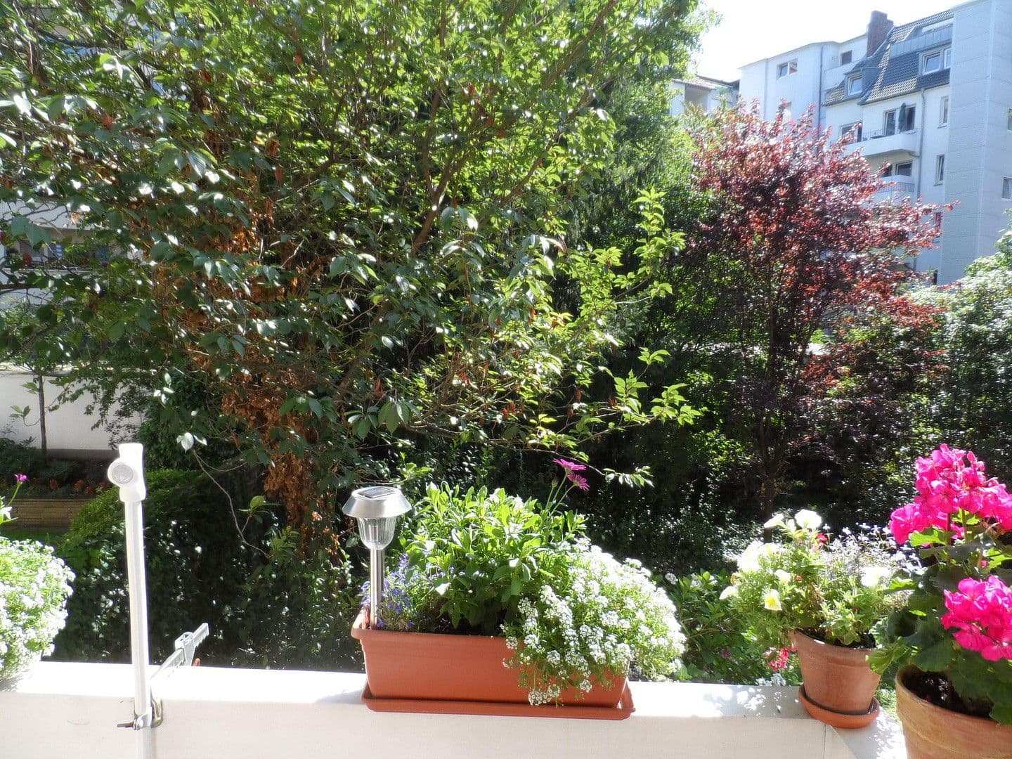 Pronájem bytu 3+1 84 m², Düsseldorf, Severní Porýní-Vestfálsko Pronájem bytu 3+1 84 m², Düsseldorf, Severní Porýní-Vestfálsko