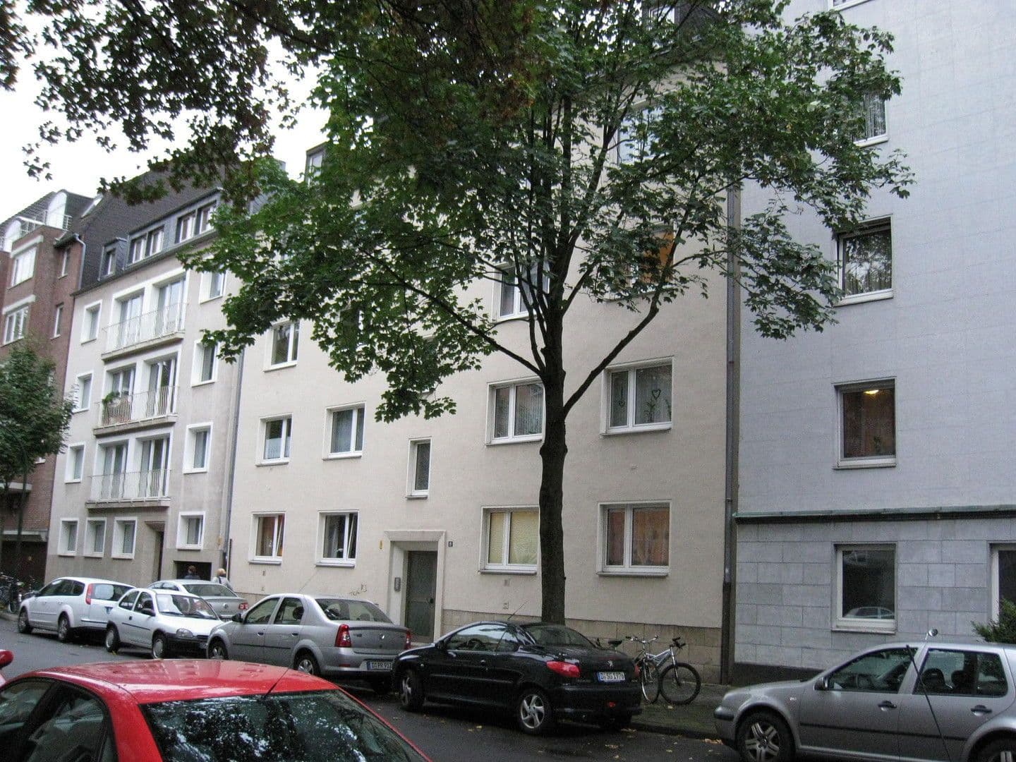Pronájem bytu 3+1 84 m², Düsseldorf, Severní Porýní-Vestfálsko Pronájem bytu 3+1 84 m², Düsseldorf, Severní Porýní-Vestfálsko