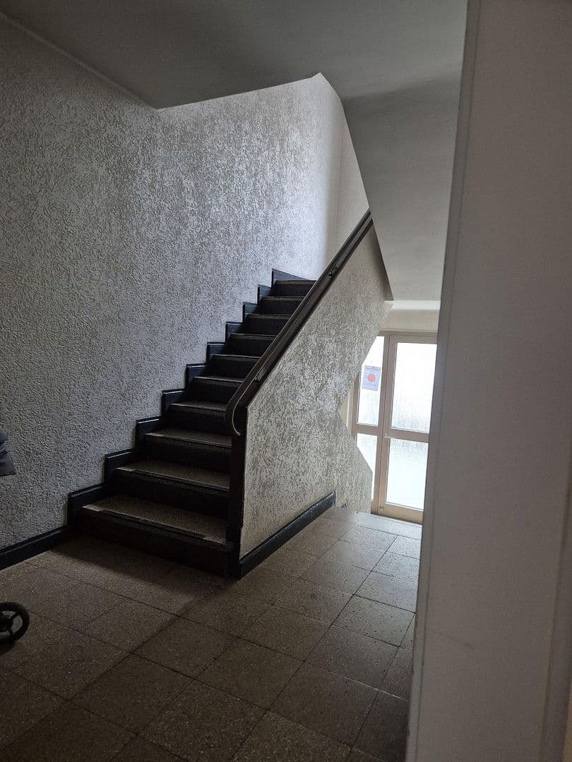 Pronájem bytu 3+1 84 m², Düsseldorf, Severní Porýní-Vestfálsko Pronájem bytu 3+1 84 m², Düsseldorf, Severní Porýní-Vestfálsko