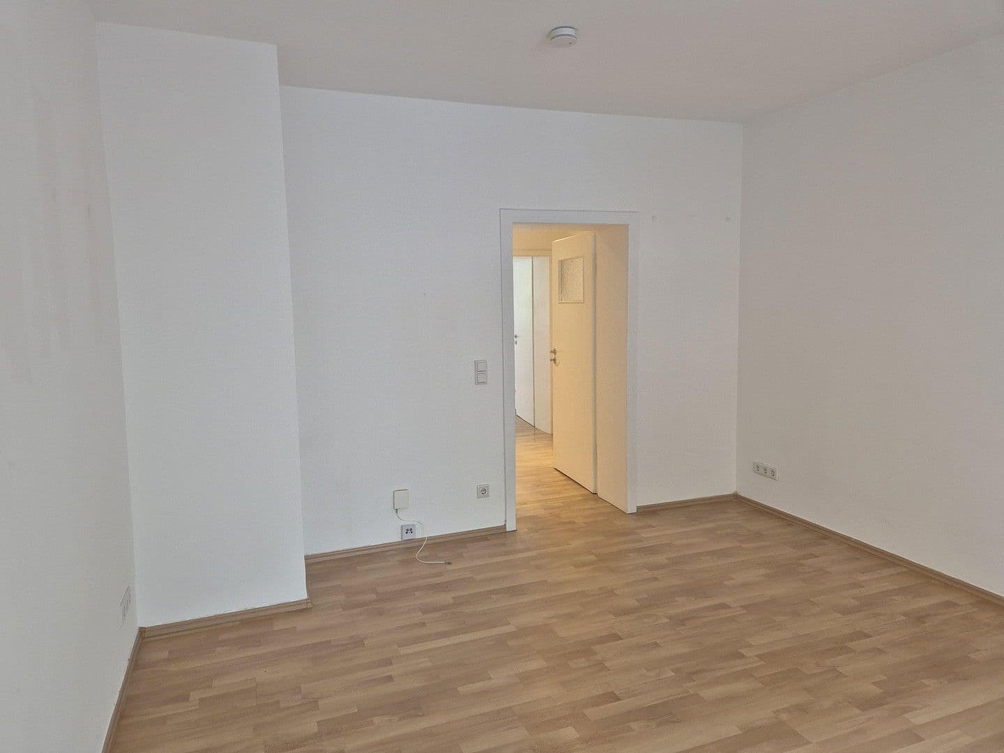 Pronájem bytu 3+1 84 m², Düsseldorf, Severní Porýní-Vestfálsko Pronájem bytu 3+1 84 m², Düsseldorf, Severní Porýní-Vestfálsko