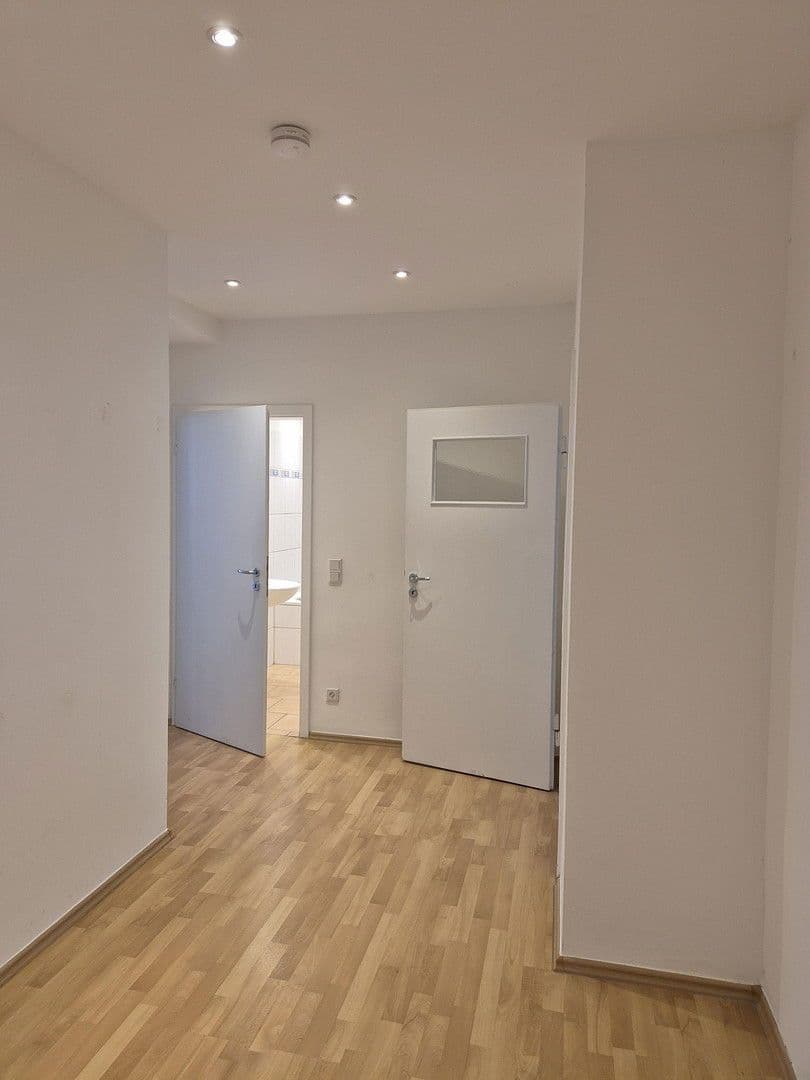 Pronájem bytu 3+1 84 m², Düsseldorf, Severní Porýní-Vestfálsko Pronájem bytu 3+1 84 m², Düsseldorf, Severní Porýní-Vestfálsko