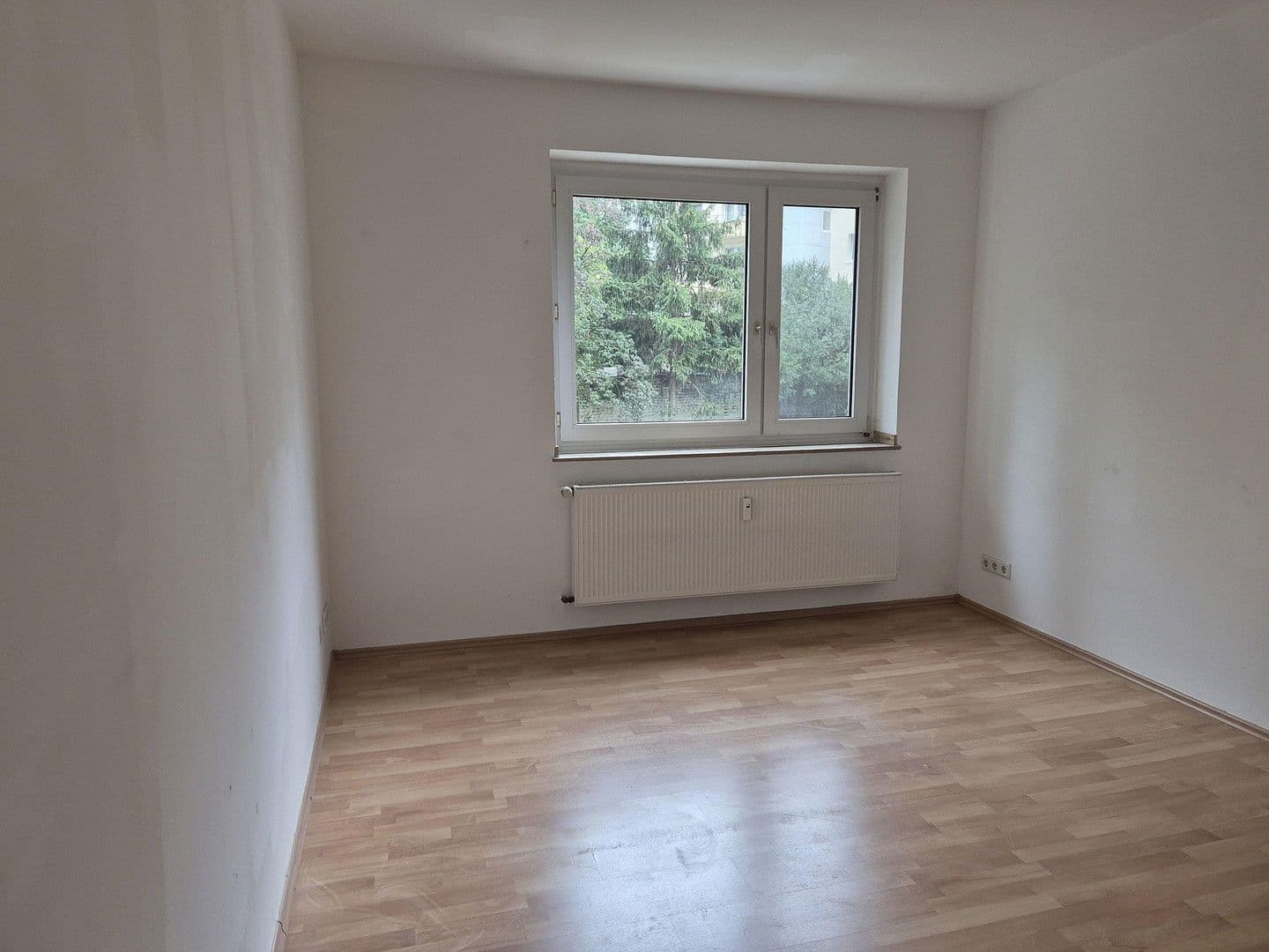 Pronájem bytu 3+1 84 m², Düsseldorf, Severní Porýní-Vestfálsko Pronájem bytu 3+1 84 m², Düsseldorf, Severní Porýní-Vestfálsko
