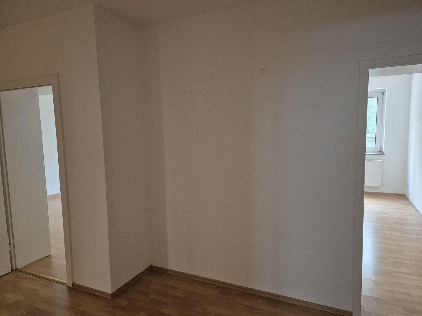 Pronájem bytu 3+1 84 m², Düsseldorf, Severní Porýní-Vestfálsko Pronájem bytu 3+1 84 m², Düsseldorf, Severní Porýní-Vestfálsko