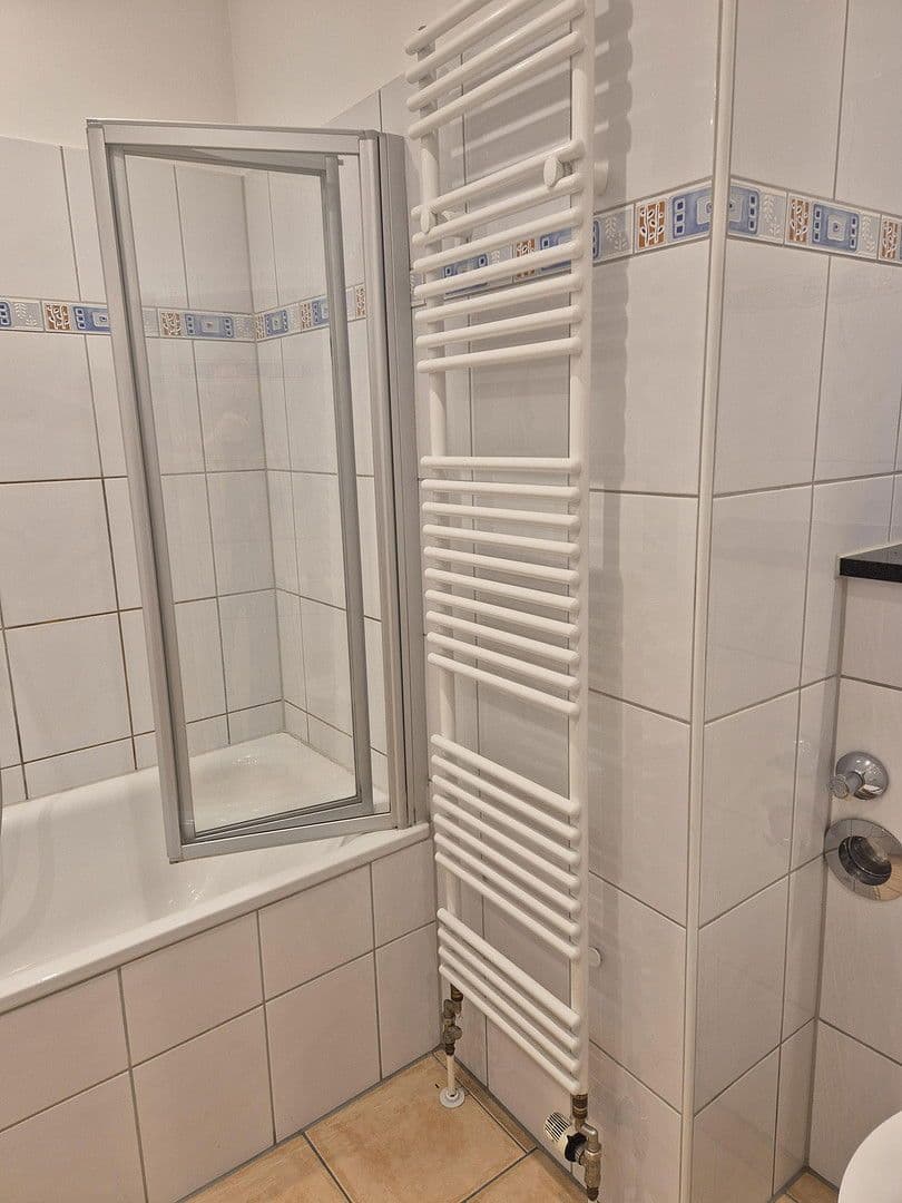 Pronájem bytu 3+1 84 m², Düsseldorf, Severní Porýní-Vestfálsko Pronájem bytu 3+1 84 m², Düsseldorf, Severní Porýní-Vestfálsko