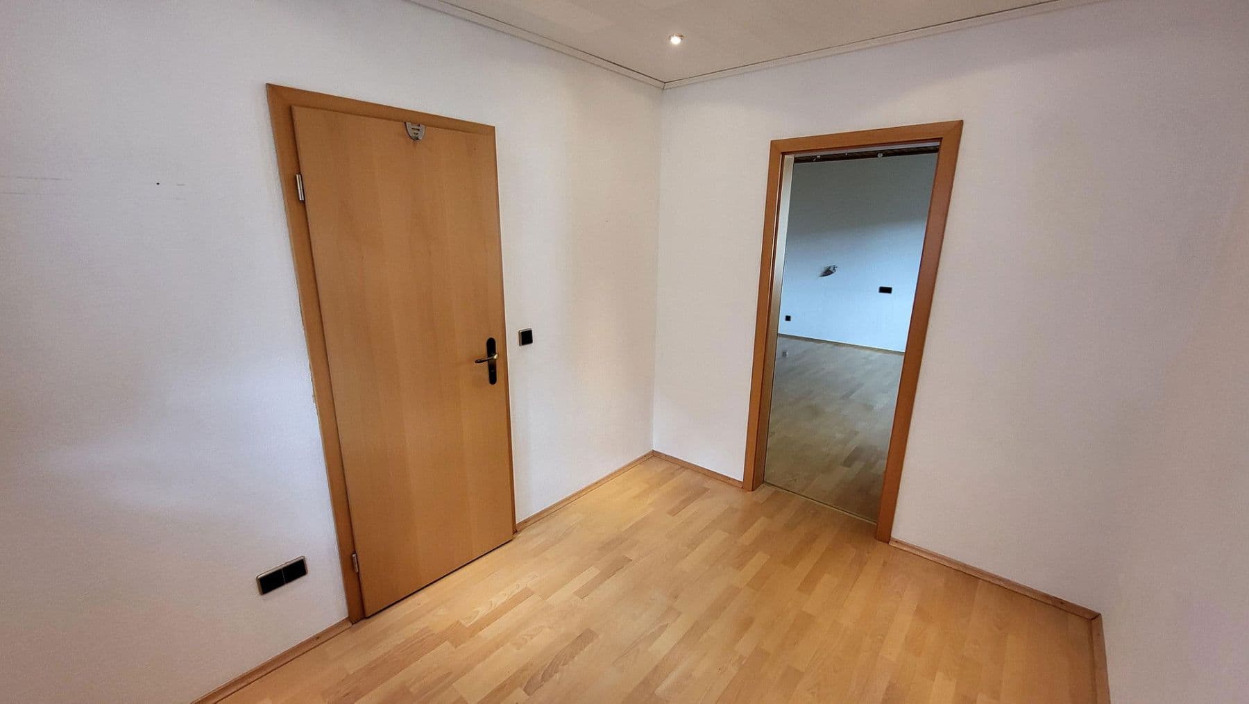 Prodej domu 195 m², pozemek 356 m², Am Waldfrieden 38, Oftersheim, Bádensko-Württembersko Prodej domu 195 m², pozemek 356 m², Am Waldfrieden 38, Oftersheim, Bádensko-Württembersko