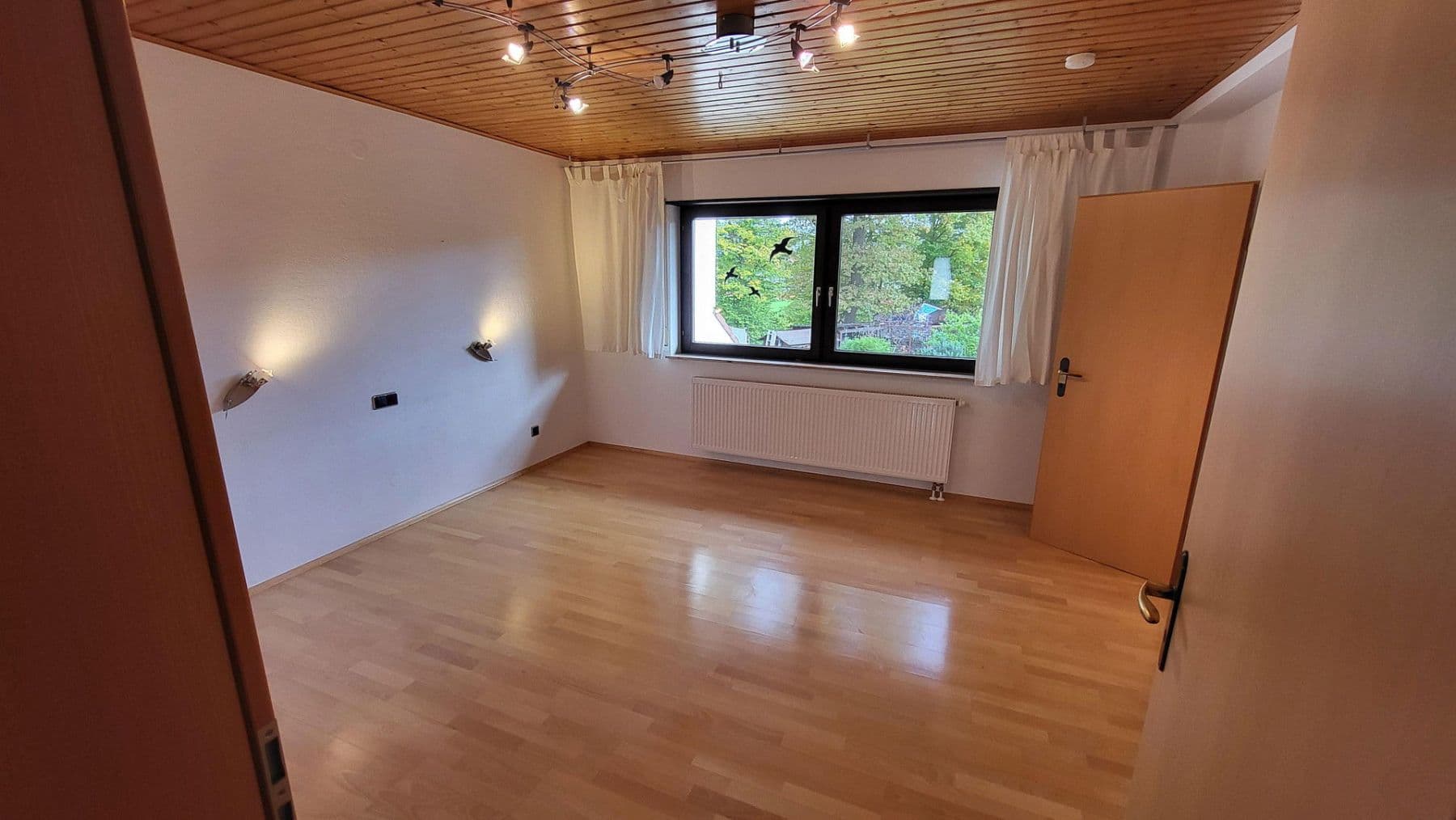 Prodej domu 195 m², pozemek 356 m², Am Waldfrieden 38, Oftersheim, Bádensko-Württembersko Prodej domu 195 m², pozemek 356 m², Am Waldfrieden 38, Oftersheim, Bádensko-Württembersko