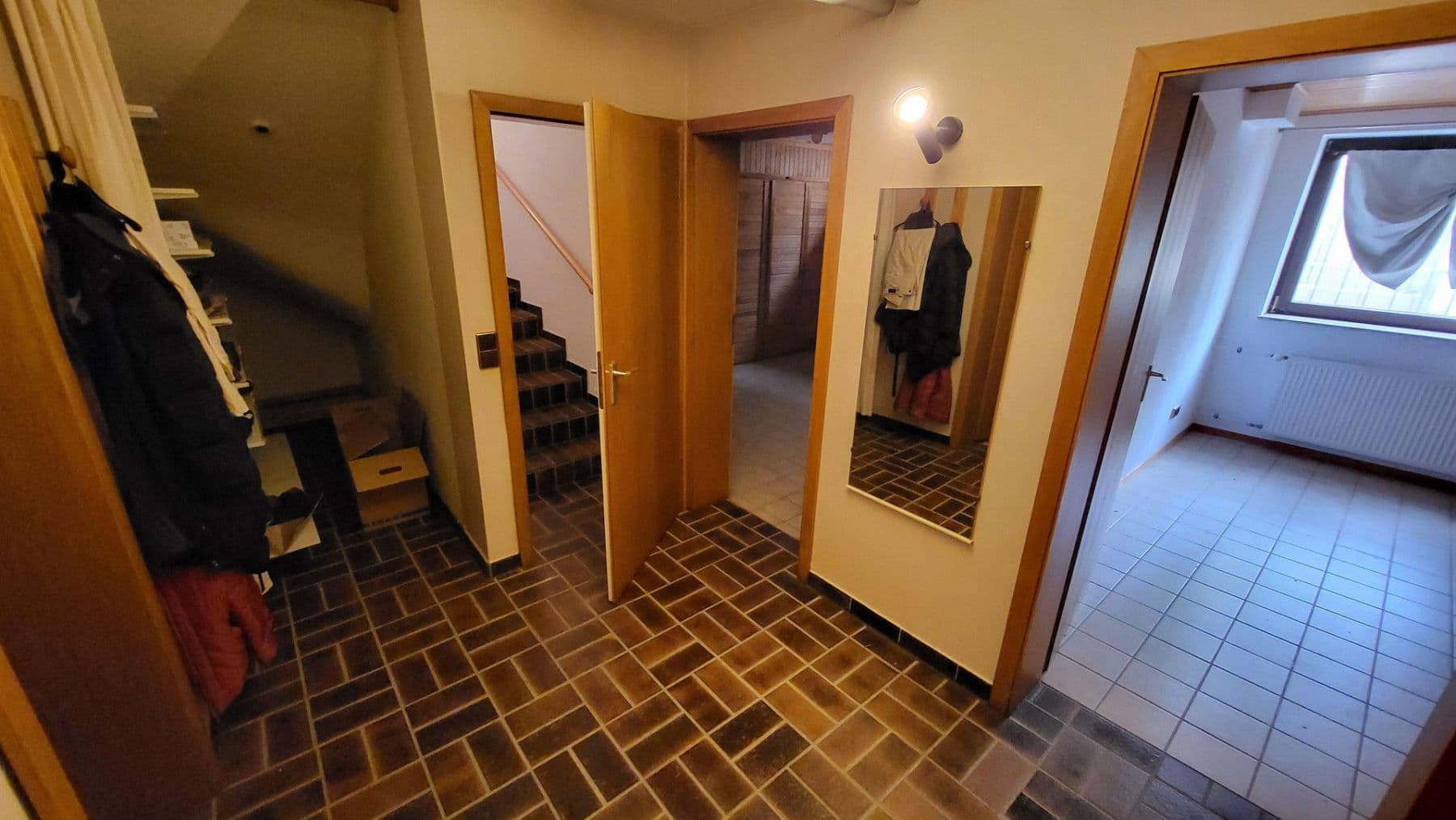 Prodej domu 195 m², pozemek 356 m², Am Waldfrieden 38, Oftersheim, Bádensko-Württembersko Prodej domu 195 m², pozemek 356 m², Am Waldfrieden 38, Oftersheim, Bádensko-Württembersko