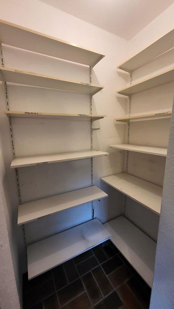 Prodej domu 195 m², pozemek 356 m², Am Waldfrieden 38, Oftersheim, Bádensko-Württembersko Prodej domu 195 m², pozemek 356 m², Am Waldfrieden 38, Oftersheim, Bádensko-Württembersko