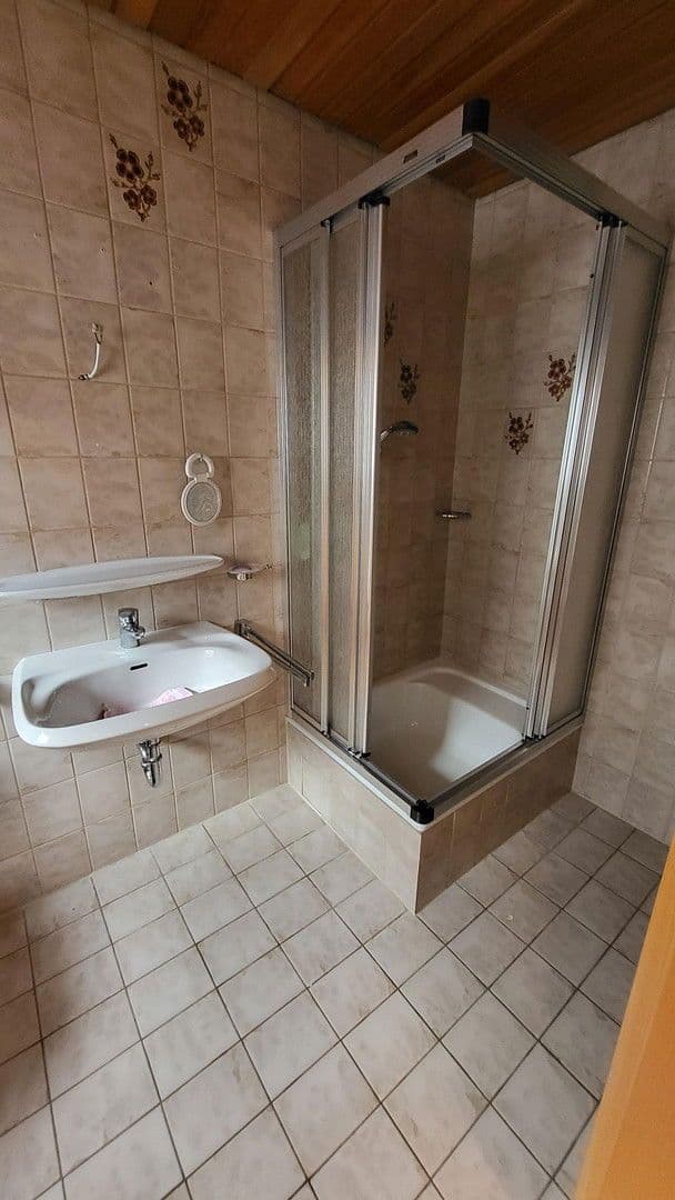 Prodej domu 195 m², pozemek 356 m², Am Waldfrieden 38, Oftersheim, Bádensko-Württembersko Prodej domu 195 m², pozemek 356 m², Am Waldfrieden 38, Oftersheim, Bádensko-Württembersko