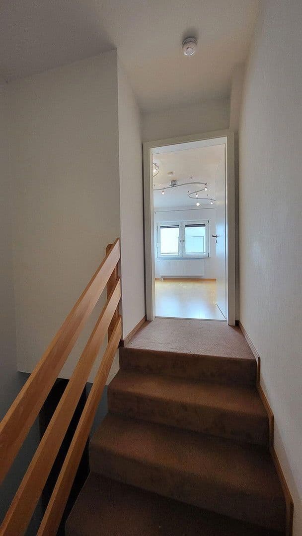 Prodej domu 195 m², pozemek 356 m², Am Waldfrieden 38, Oftersheim, Bádensko-Württembersko Prodej domu 195 m², pozemek 356 m², Am Waldfrieden 38, Oftersheim, Bádensko-Württembersko