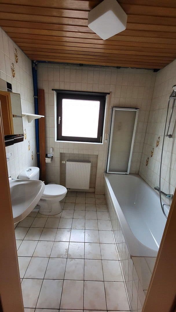 Prodej domu 195 m², pozemek 356 m², Am Waldfrieden 38, Oftersheim, Bádensko-Württembersko Prodej domu 195 m², pozemek 356 m², Am Waldfrieden 38, Oftersheim, Bádensko-Württembersko