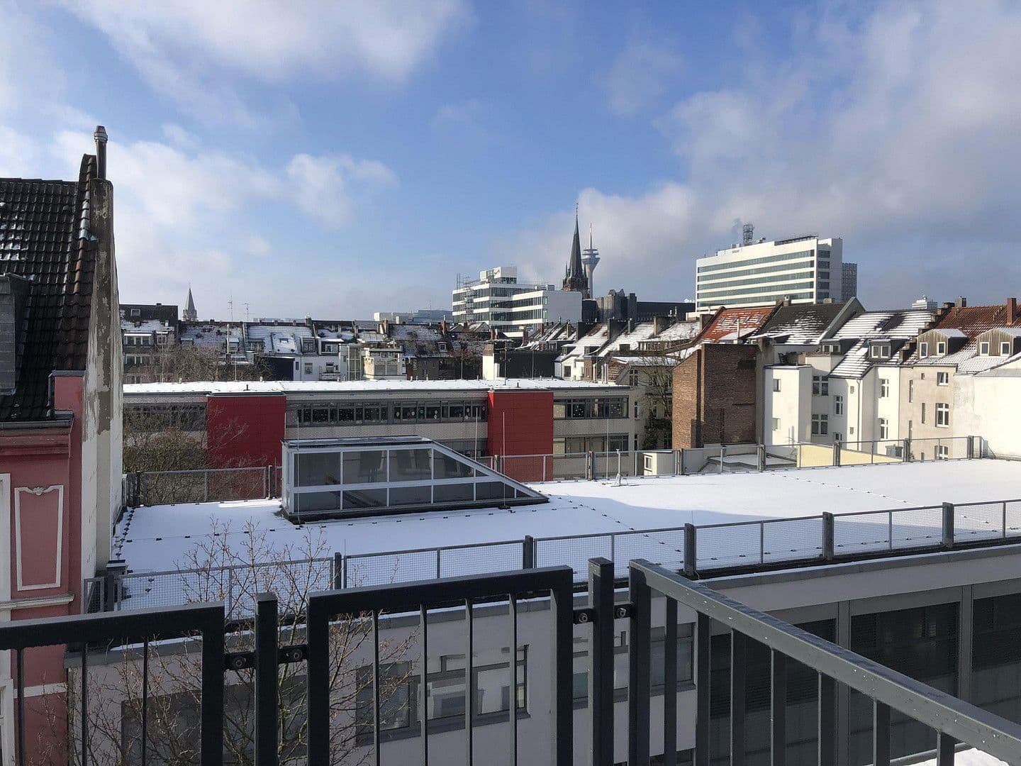 Pronájem bytu 2+1 26 m², Jahnstraße 96, Düsseldorf, Severní Porýní-Vestfálsko Pronájem bytu 2+1 26 m², Jahnstraße 96, Düsseldorf, Severní Porýní-Vestfálsko