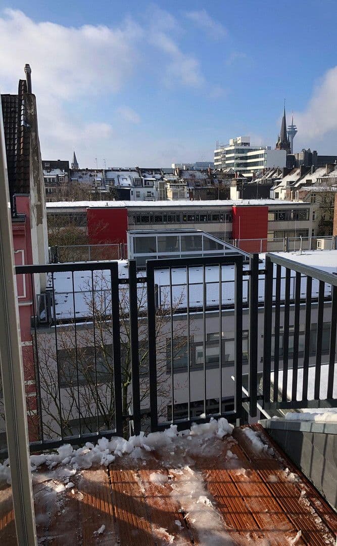 Pronájem bytu 2+1 26 m², Jahnstraße 96, Düsseldorf, Severní Porýní-Vestfálsko Pronájem bytu 2+1 26 m², Jahnstraße 96, Düsseldorf, Severní Porýní-Vestfálsko