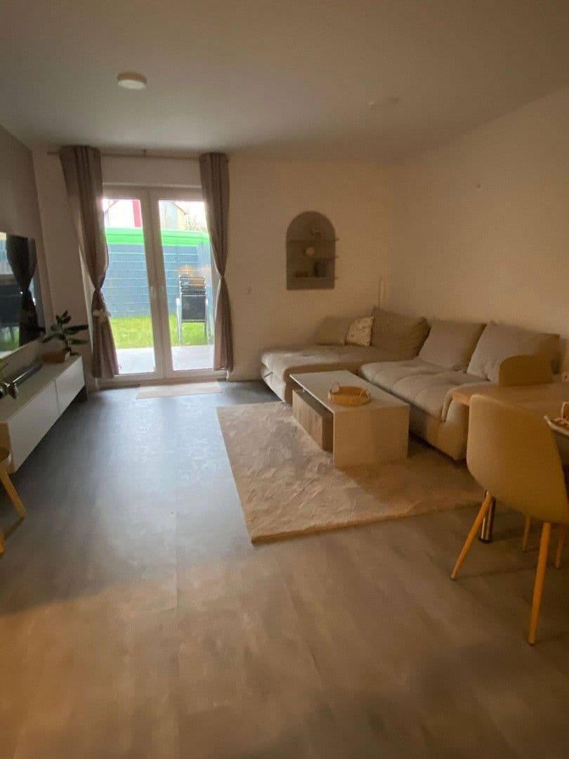 Pronájem bytu 3+1 86 m², Goethestr. 4, Sarstedt, Dolní Sasko Pronájem bytu 3+1 86 m², Goethestr. 4, Sarstedt, Dolní Sasko