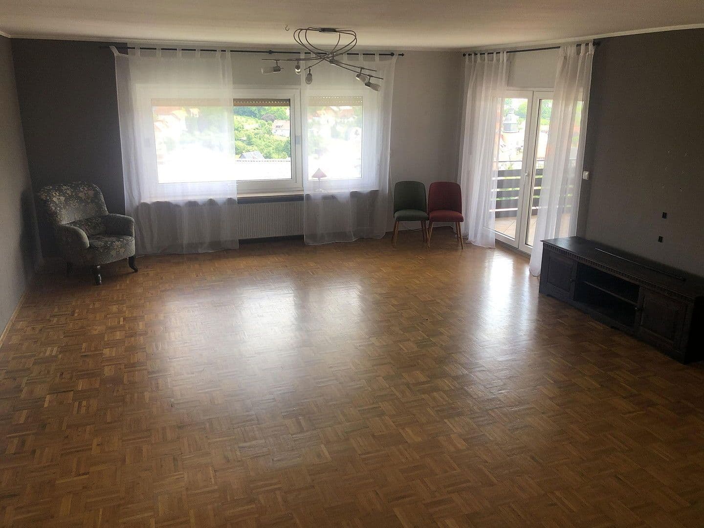 Prodej domu 250 m², pozemek 1.600 m², Ölberg 25, Nentershausen, Hessen Prodej domu 250 m², pozemek 1.600 m², Ölberg 25, Nentershausen, Hessen