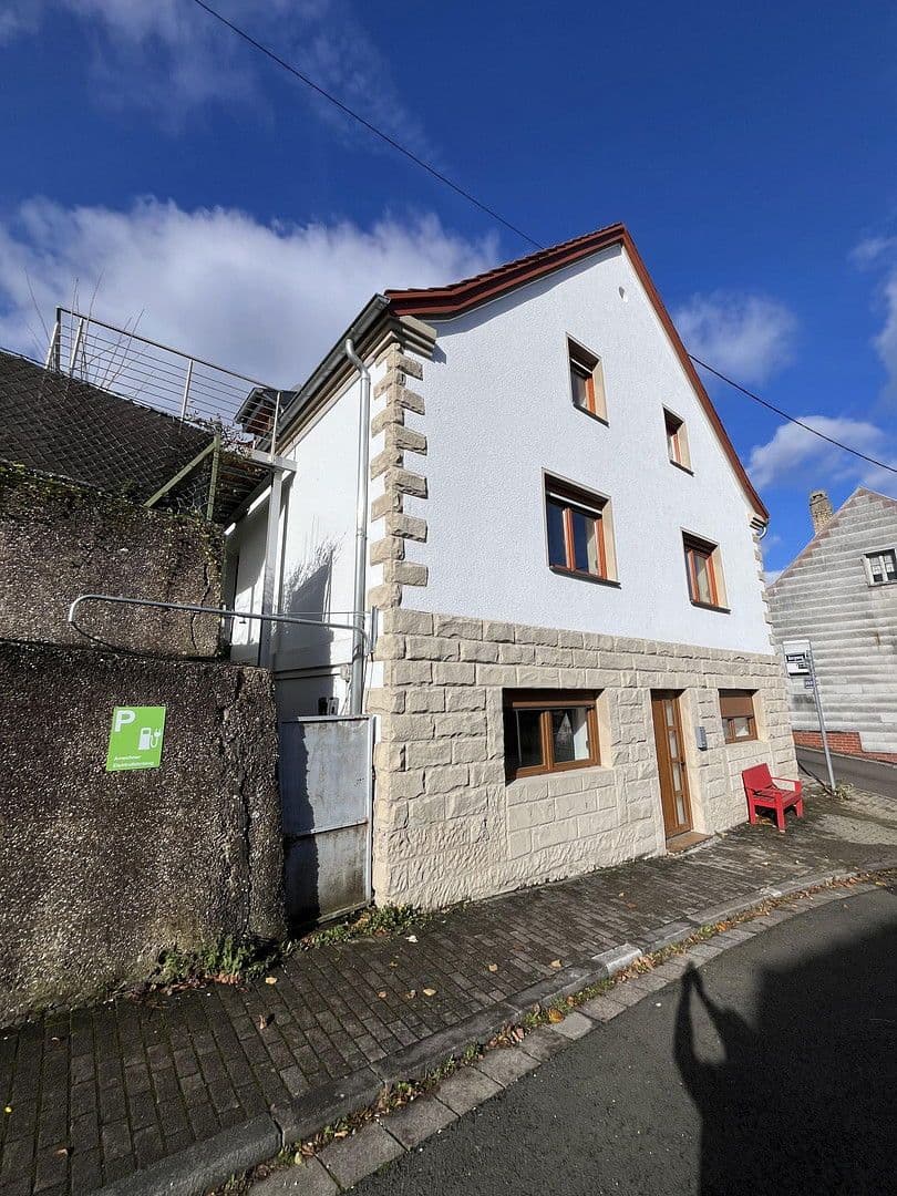 Prodej domu 307 m², pozemek 500 m², Auf der Adt 10, Saarbrücken, Země Sársko Prodej domu 307 m², pozemek 500 m², Auf der Adt 10, Saarbrücken, Země Sársko