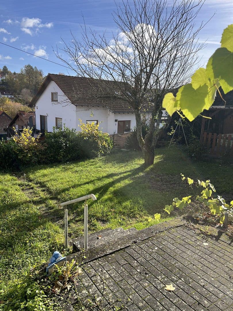 Prodej domu 307 m², pozemek 500 m², Auf der Adt 10, Saarbrücken, Země Sársko Prodej domu 307 m², pozemek 500 m², Auf der Adt 10, Saarbrücken, Země Sársko