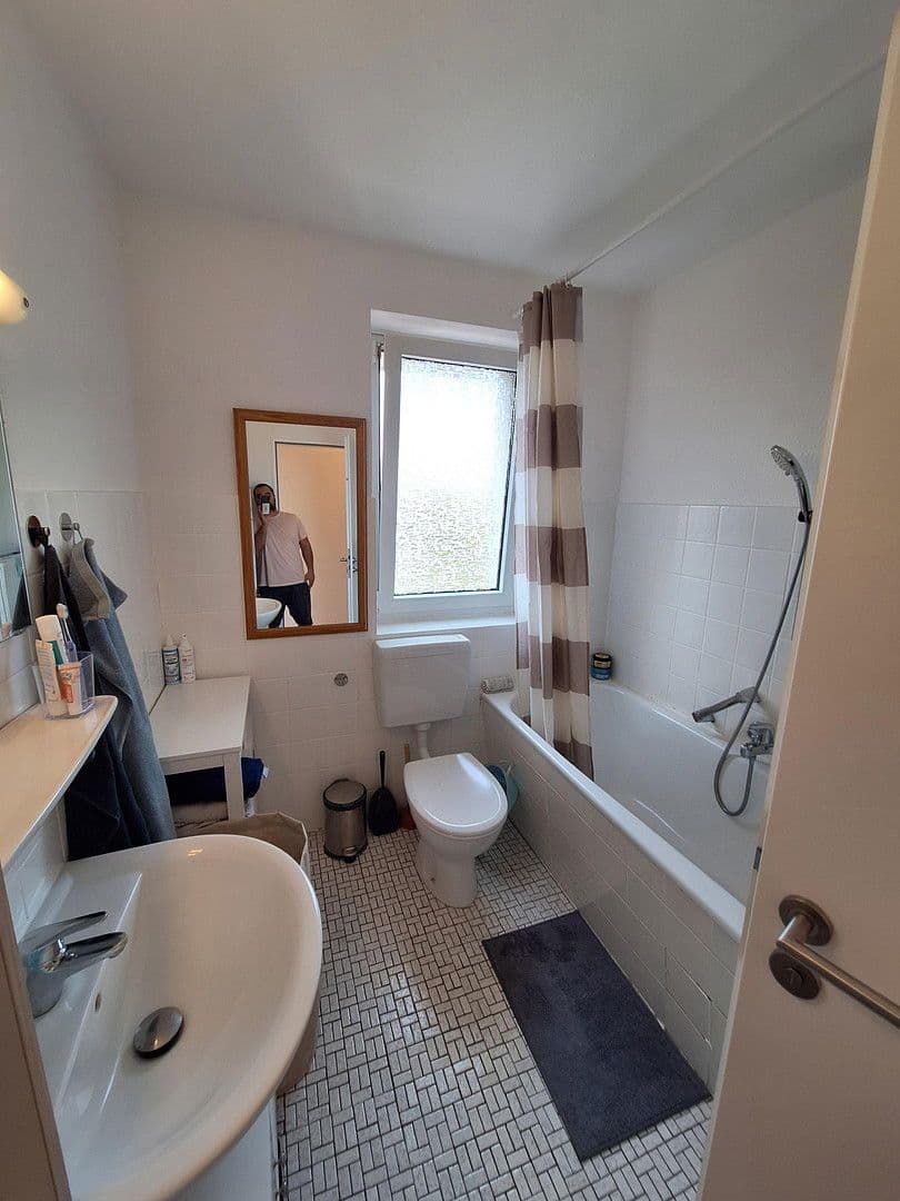 Pronájem bytu 4+1 106 m², Heinrich-Heine-Ring 2, Hannover, Dolní Sasko Pronájem bytu 4+1 106 m², Heinrich-Heine-Ring 2, Hannover, Dolní Sasko