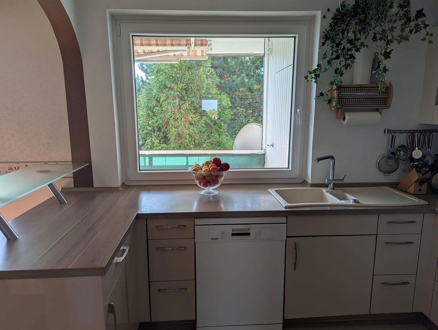 Prodej bytu 4+1 109 m², Neuss, Severní Porýní-Vestfálsko Prodej bytu 4+1 109 m², Neuss, Severní Porýní-Vestfálsko