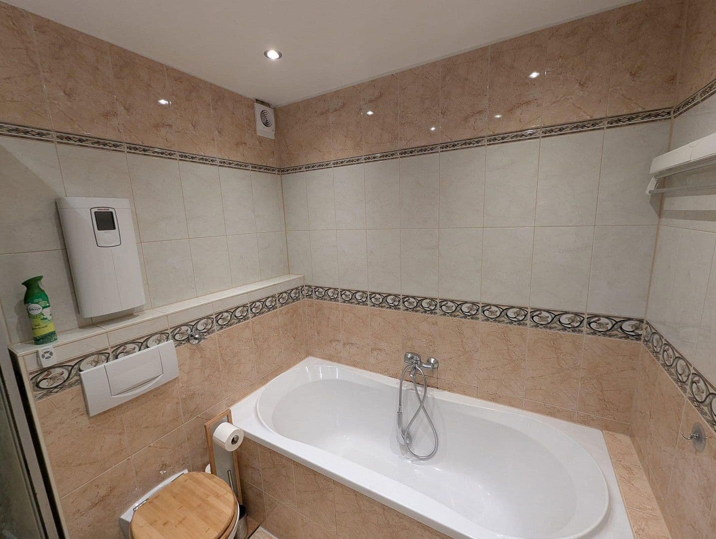 Prodej bytu 4+1 109 m², Neuss, Severní Porýní-Vestfálsko Prodej bytu 4+1 109 m², Neuss, Severní Porýní-Vestfálsko