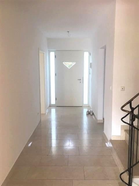 Pronájem domu 210 m², pozemek 465 m², Ulmenstrasse 0, Gauting, Bavorsko Pronájem domu 210 m², pozemek 465 m², Ulmenstrasse 0, Gauting, Bavorsko