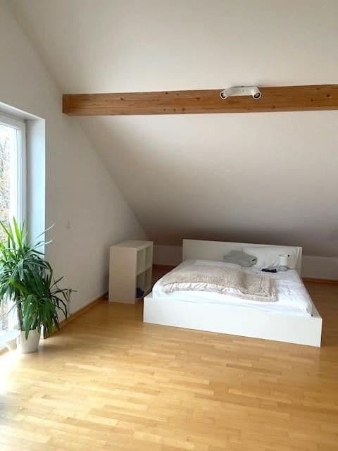 Pronájem domu 210 m², pozemek 465 m², Ulmenstrasse 0, Gauting, Bavorsko Pronájem domu 210 m², pozemek 465 m², Ulmenstrasse 0, Gauting, Bavorsko