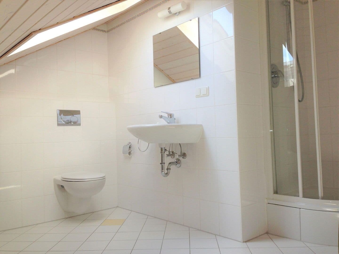 Pronájem domu 210 m², pozemek 465 m², Ulmenstrasse 0, Gauting, Bavorsko Pronájem domu 210 m², pozemek 465 m², Ulmenstrasse 0, Gauting, Bavorsko