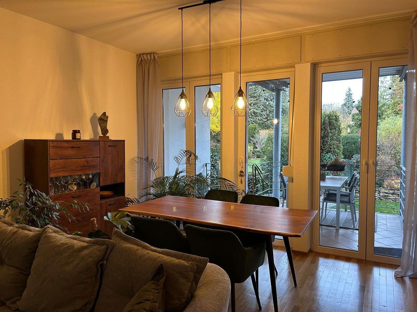 Pronájem bytu 3+1 100 m², Saarbrücken, Země Sársko Pronájem bytu 3+1 100 m², Saarbrücken, Země Sársko