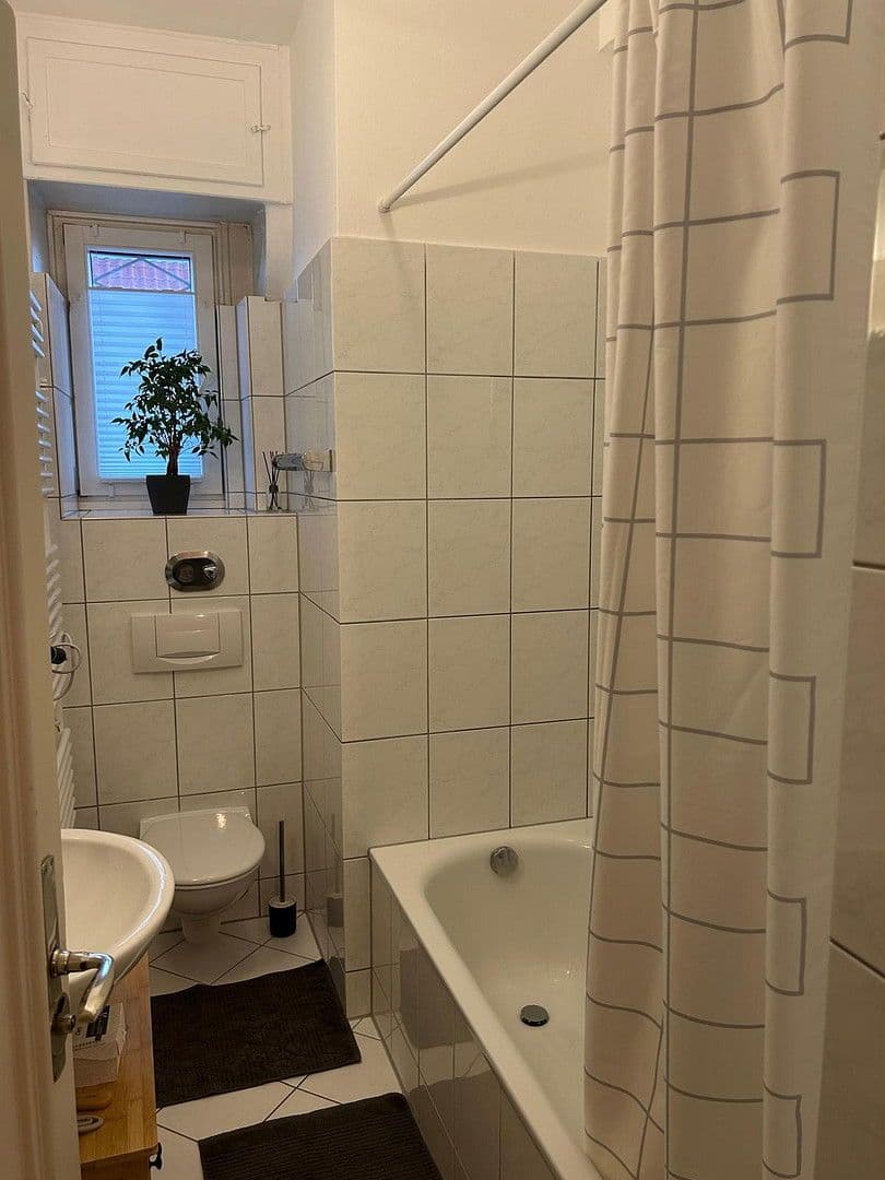 Pronájem bytu 3+1 100 m², Saarbrücken, Země Sársko Pronájem bytu 3+1 100 m², Saarbrücken, Země Sársko