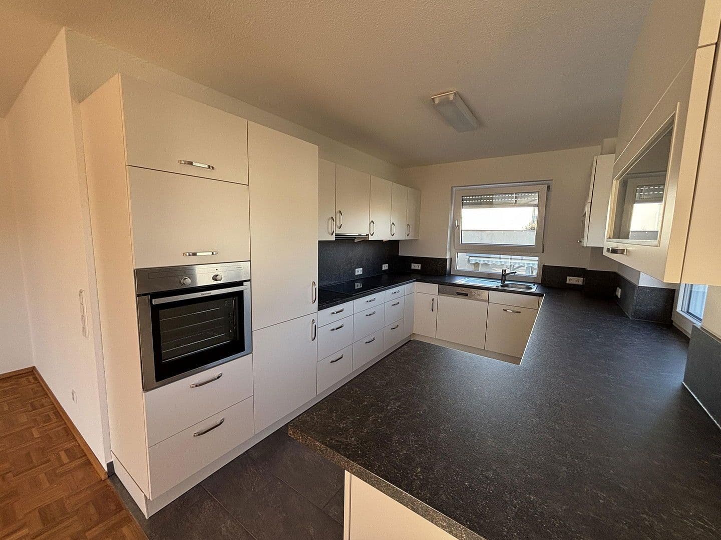 Pronájem bytu 3+kk 93 m², Oststraße 16, Bad Rappenau, Bádensko-Württembersko Pronájem bytu 3+kk 93 m², Oststraße 16, Bad Rappenau, Bádensko-Württembersko