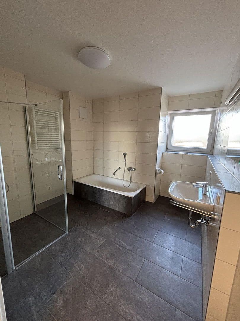 Pronájem bytu 3+kk 93 m², Oststraße 16, Bad Rappenau, Bádensko-Württembersko Pronájem bytu 3+kk 93 m², Oststraße 16, Bad Rappenau, Bádensko-Württembersko