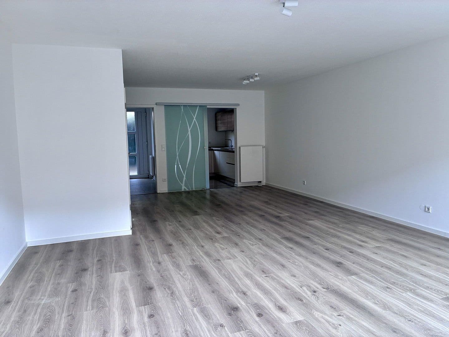 Pronájem domu 140 m², pozemek 137 m², Feucht, Bavorsko Pronájem domu 140 m², pozemek 137 m², Feucht, Bavorsko