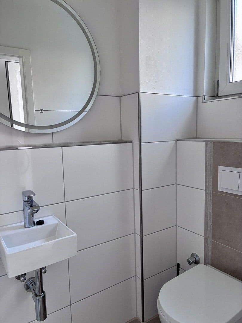 Pronájem domu 140 m², pozemek 137 m², Feucht, Bavorsko Pronájem domu 140 m², pozemek 137 m², Feucht, Bavorsko