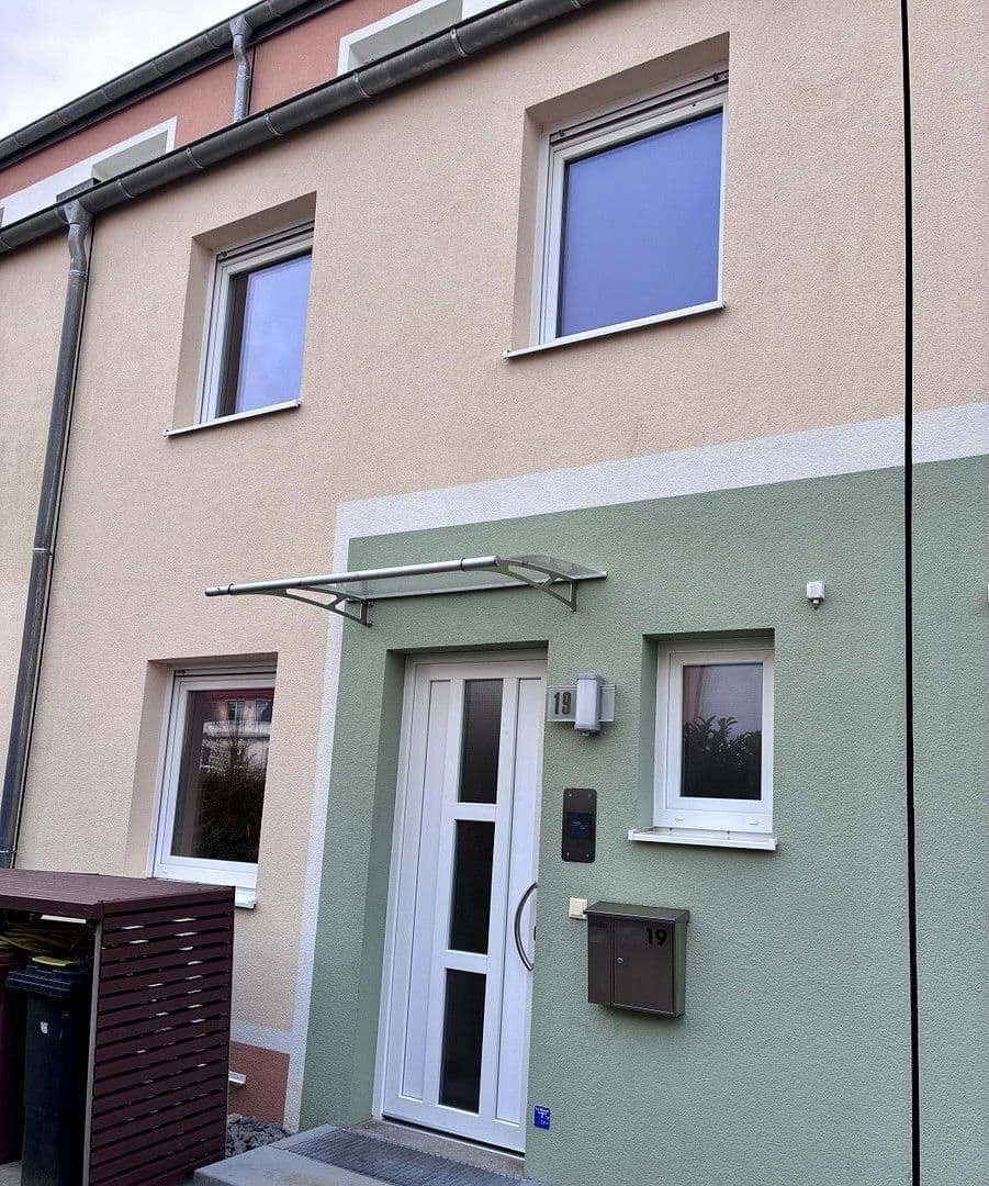 Pronájem domu 140 m², pozemek 137 m², Feucht, Bavorsko Pronájem domu 140 m², pozemek 137 m², Feucht, Bavorsko