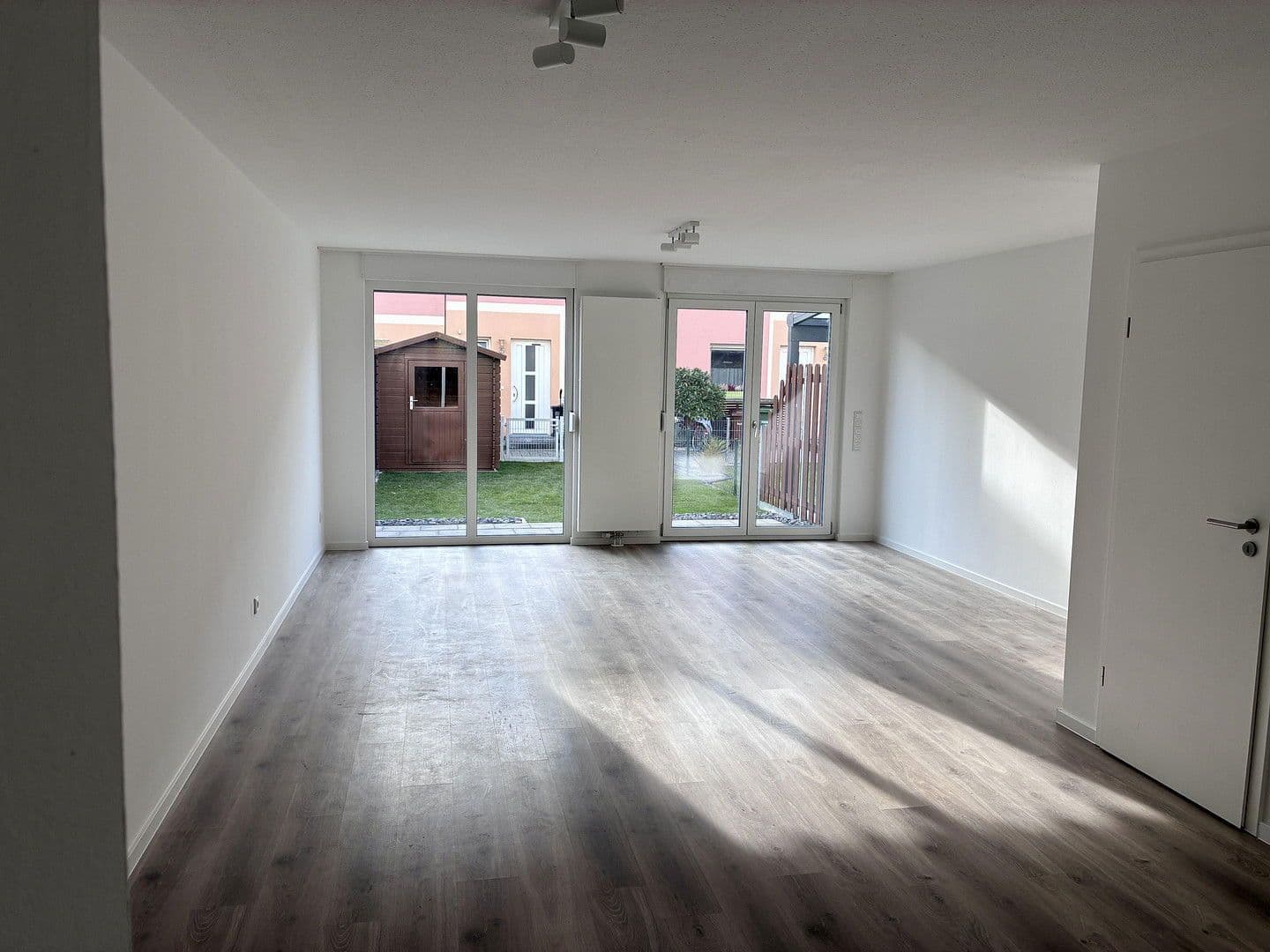 Pronájem domu 140 m², pozemek 137 m², Feucht, Bavorsko Pronájem domu 140 m², pozemek 137 m², Feucht, Bavorsko