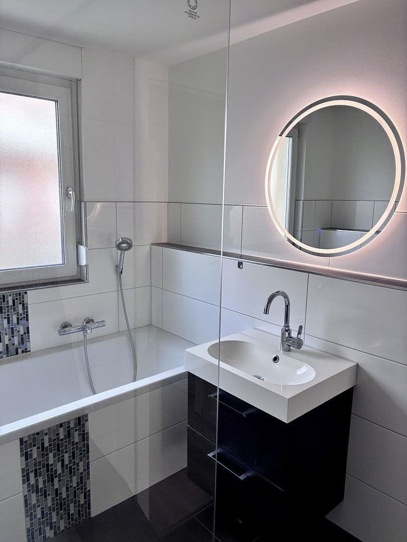 Pronájem domu 140 m², pozemek 137 m², Feucht, Bavorsko Pronájem domu 140 m², pozemek 137 m², Feucht, Bavorsko