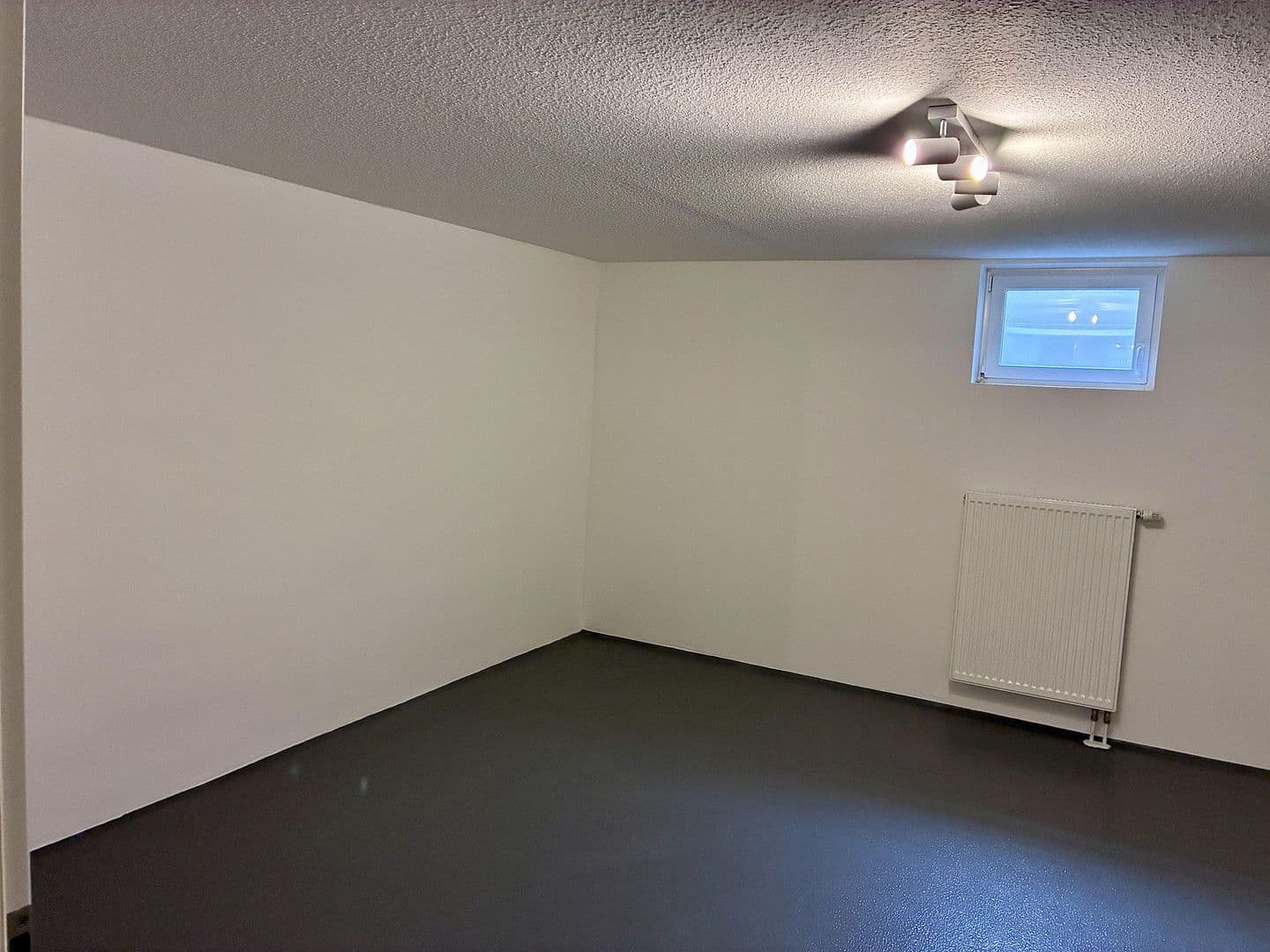 Pronájem domu 140 m², pozemek 137 m², Feucht, Bavorsko Pronájem domu 140 m², pozemek 137 m², Feucht, Bavorsko