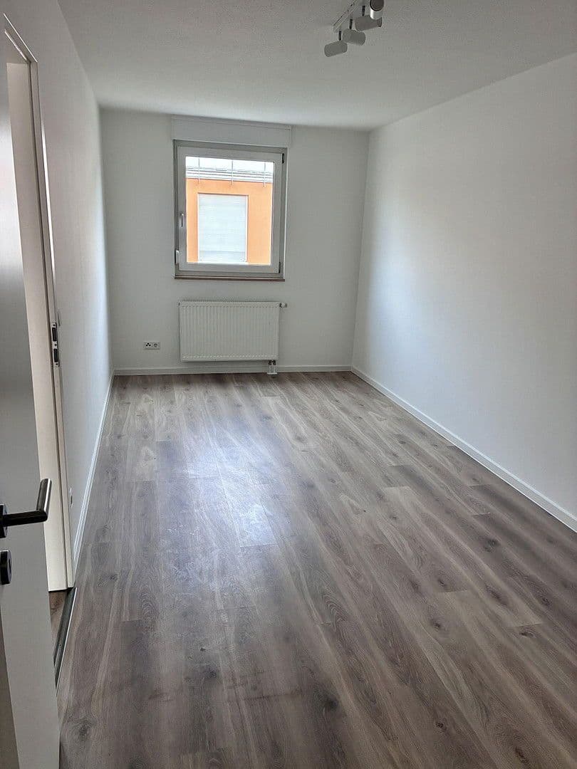 Pronájem domu 140 m², pozemek 137 m², Feucht, Bavorsko Pronájem domu 140 m², pozemek 137 m², Feucht, Bavorsko