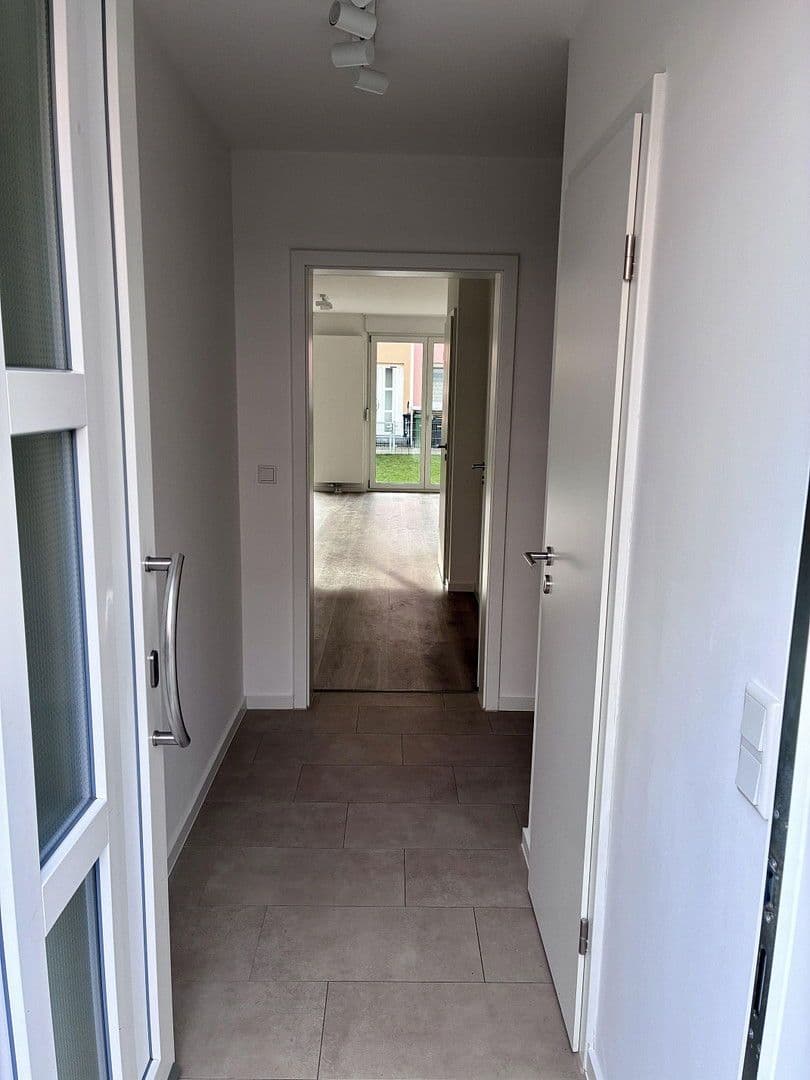 Pronájem domu 140 m², pozemek 137 m², Feucht, Bavorsko Pronájem domu 140 m², pozemek 137 m², Feucht, Bavorsko