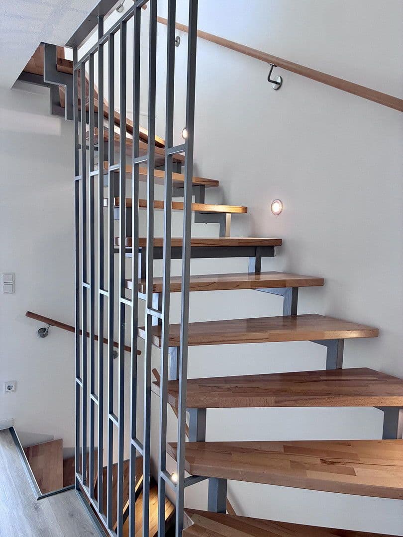 Pronájem domu 140 m², pozemek 137 m², Feucht, Bavorsko Pronájem domu 140 m², pozemek 137 m², Feucht, Bavorsko