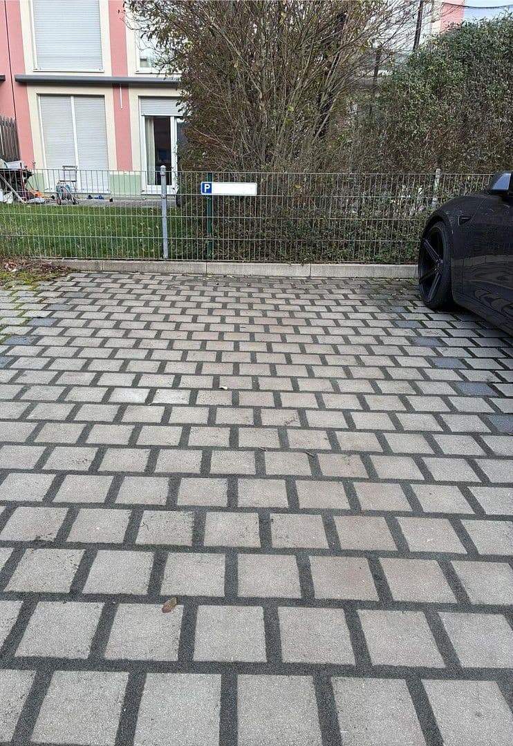 Pronájem domu 140 m², pozemek 137 m², Feucht, Bavorsko Pronájem domu 140 m², pozemek 137 m², Feucht, Bavorsko