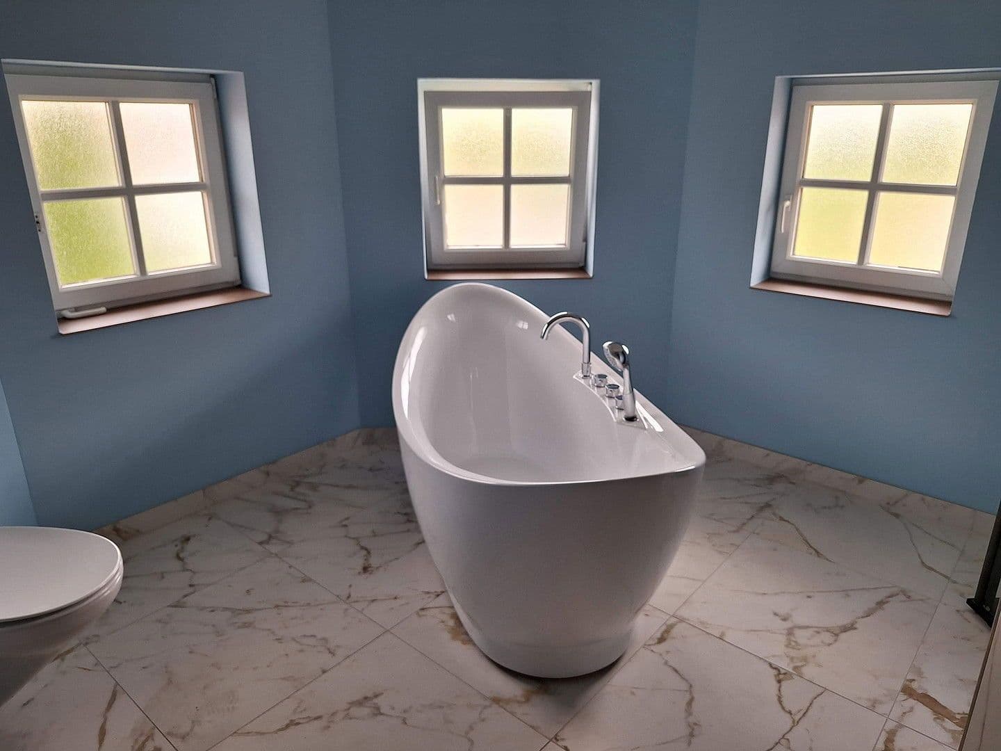 Prodej domu 175 m², pozemek 757 m², Krokusweg 1, Münsingen, Bádensko-Württembersko Prodej domu 175 m², pozemek 757 m², Krokusweg 1, Münsingen, Bádensko-Württembersko